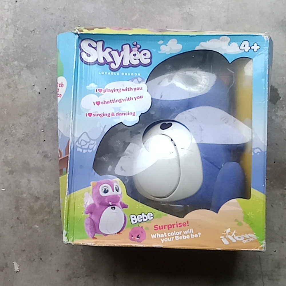 Skylee lovable dragon bossa Nova robotics I love robots purple Bebe girl toy
